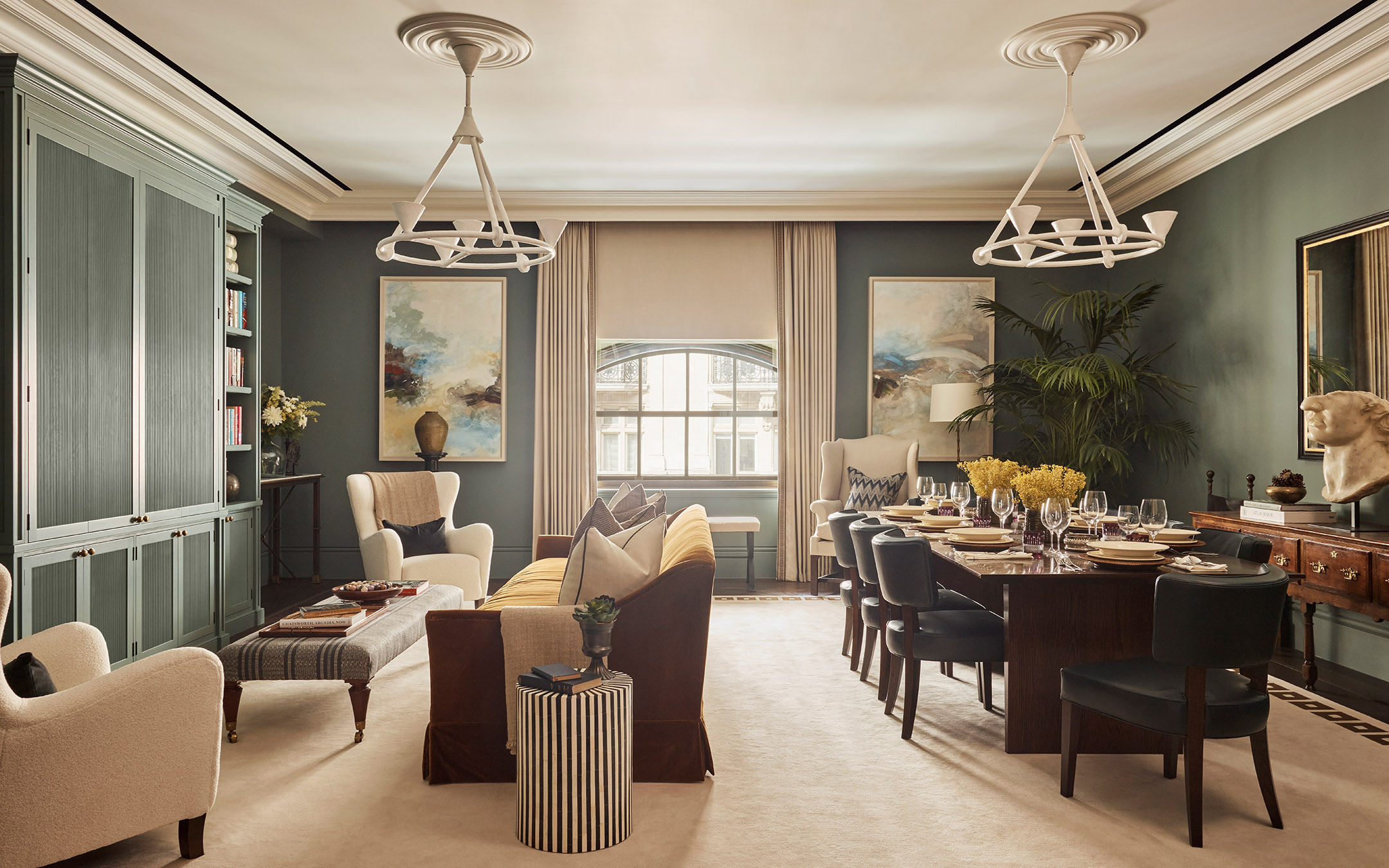 Sala de estar diseñada por Albion Nord — The OWO Residences by Raffles
